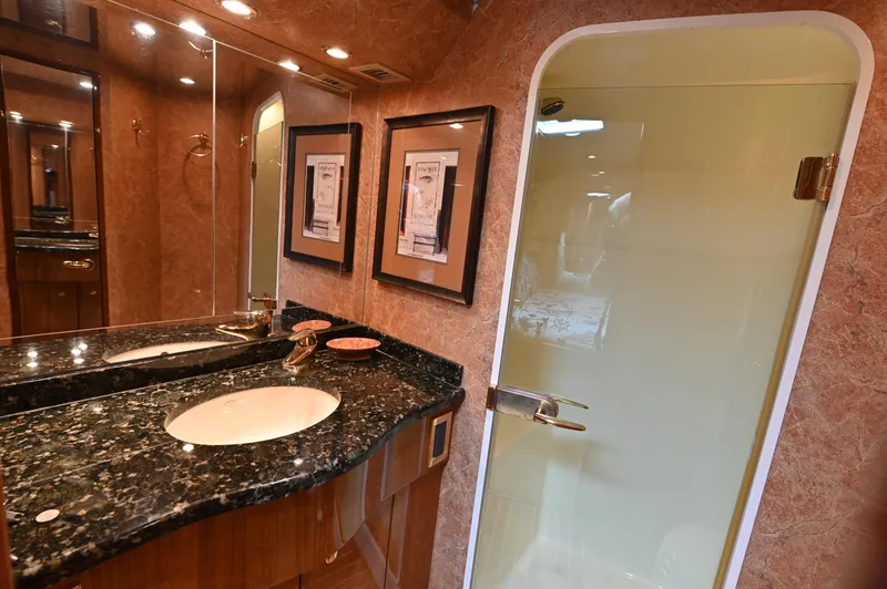 Clamaholic Yacht Photos Pics 