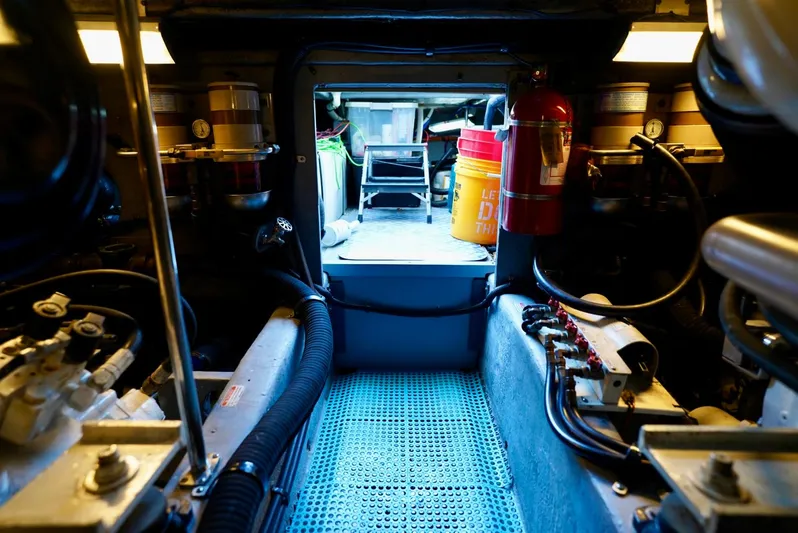 Cheaper II Keep Her Yacht Photos Pics Engine room of a 2002 Sea Ray 480 Sedan Bridge yacht.