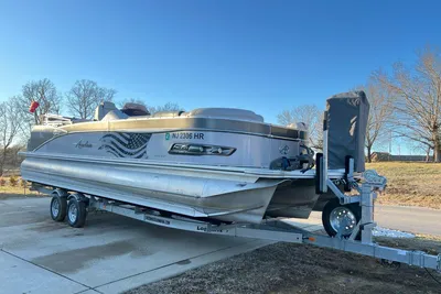 Avalon Catalina Entertainer - 25'