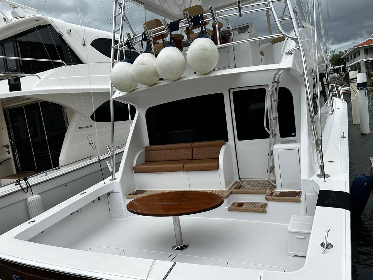 2003 Viking 52 