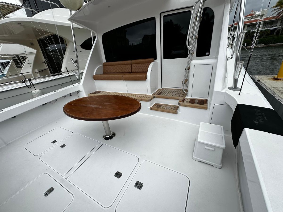 2003 Viking 52 
