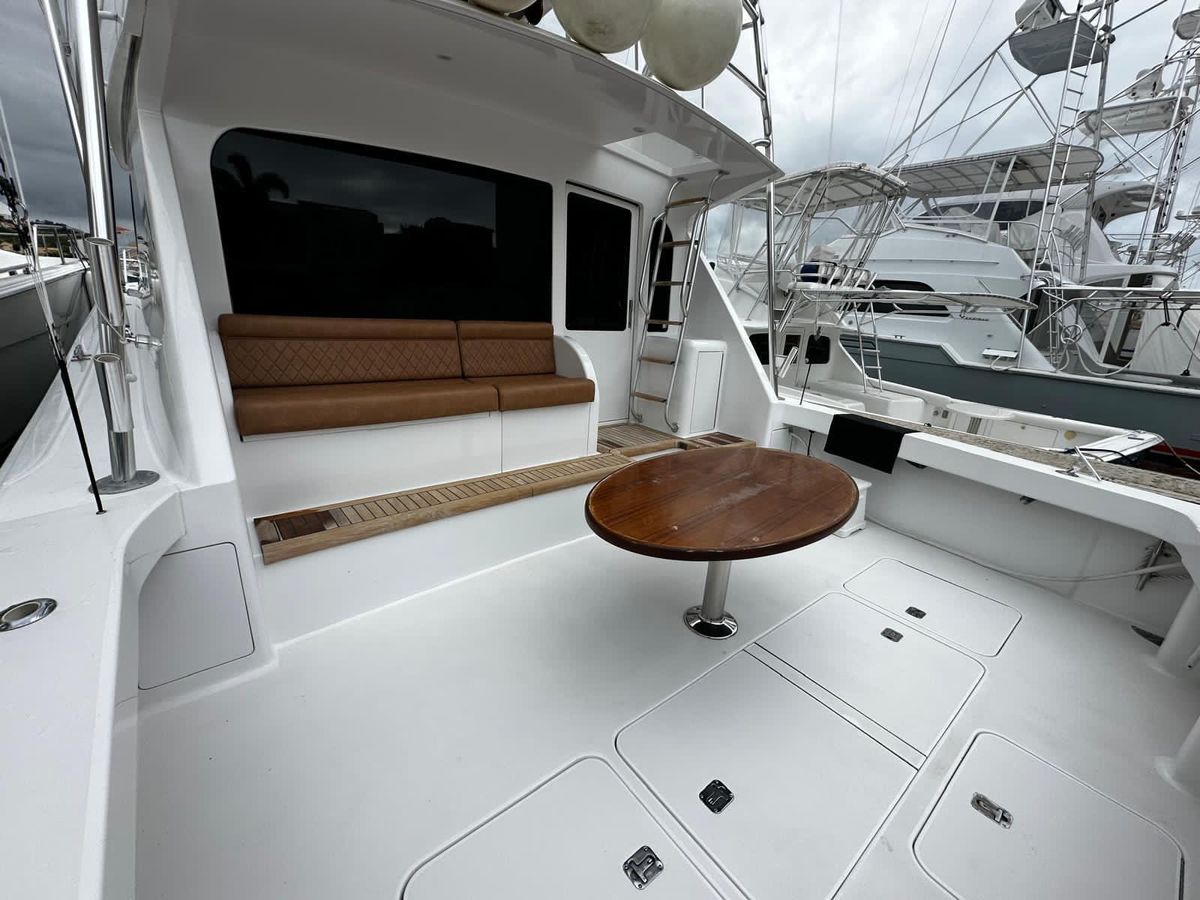 2003 Viking 52 