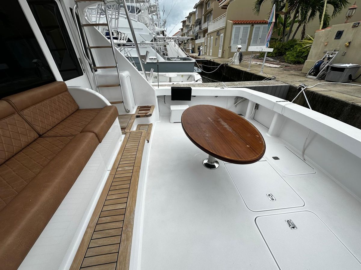 2003 Viking 52 