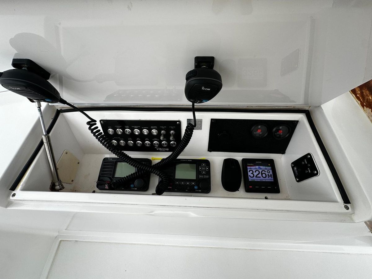 2003 Viking 52 