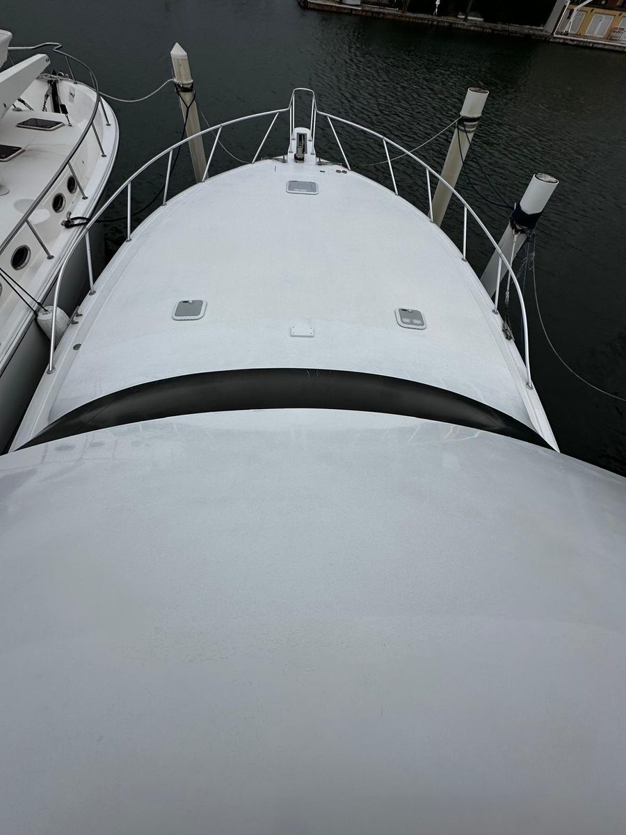 2003 Viking 52 