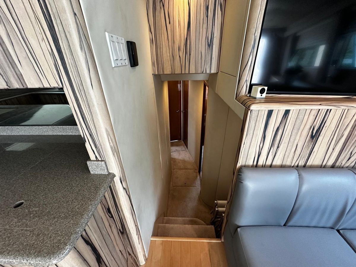 2003 Viking 52 