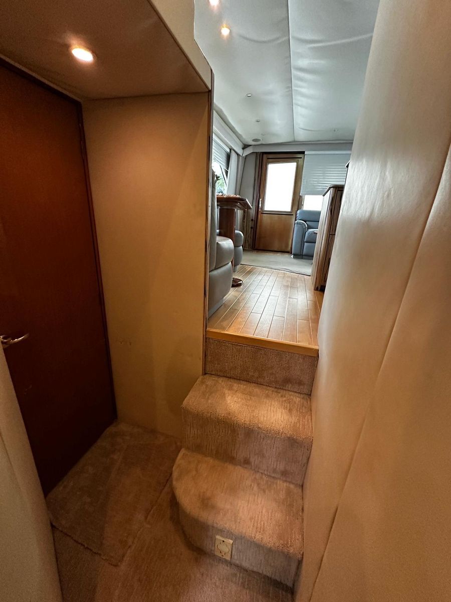 2003 Viking 52 