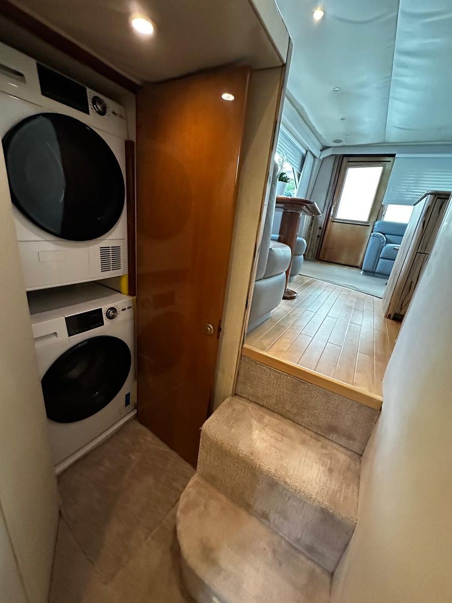 2003 Viking 52 