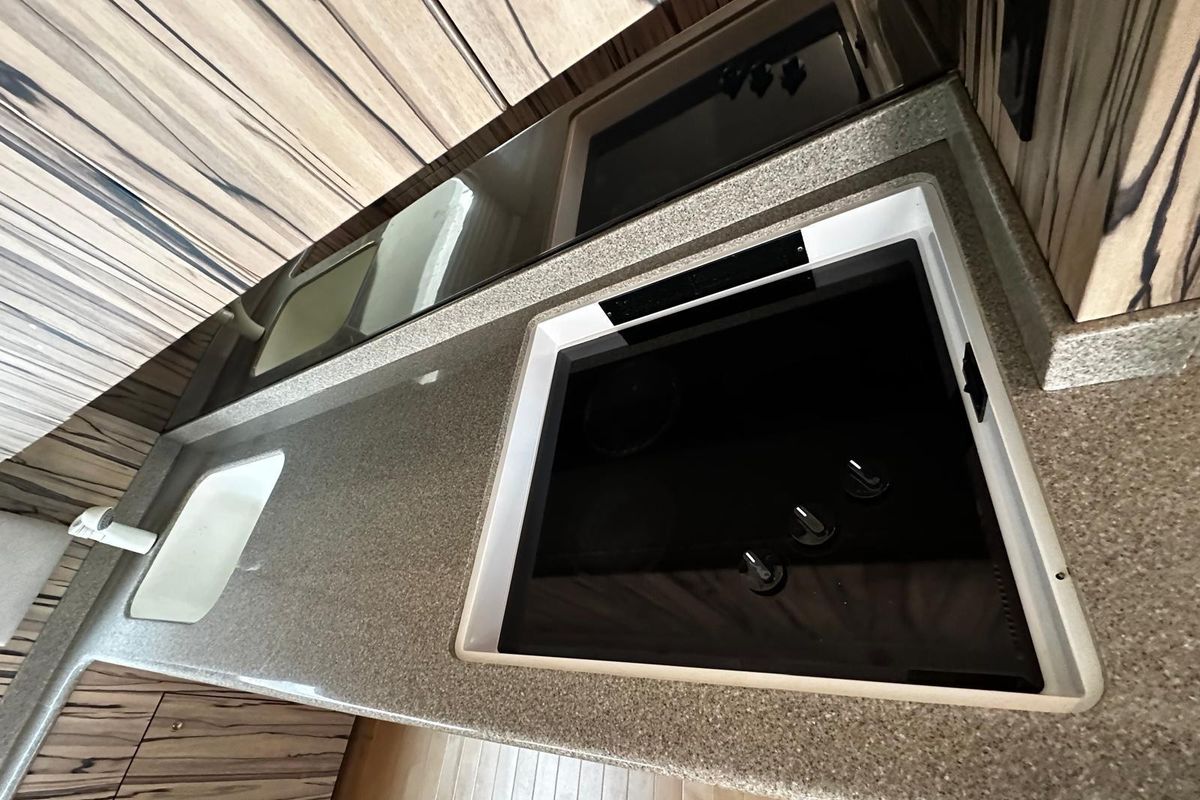 2003 Viking 52 