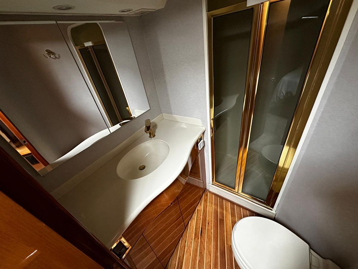 2003 Viking 52 