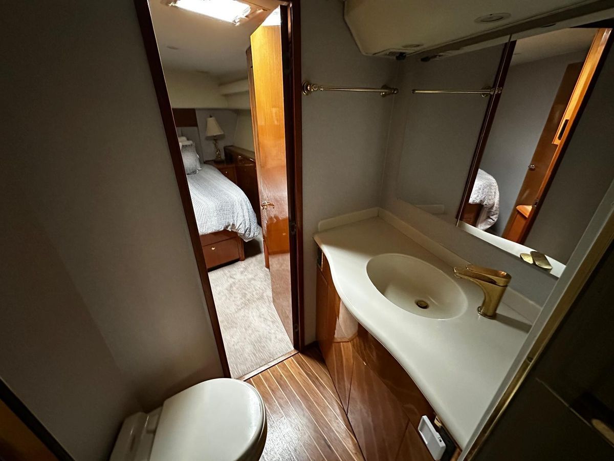 2003 Viking 52 