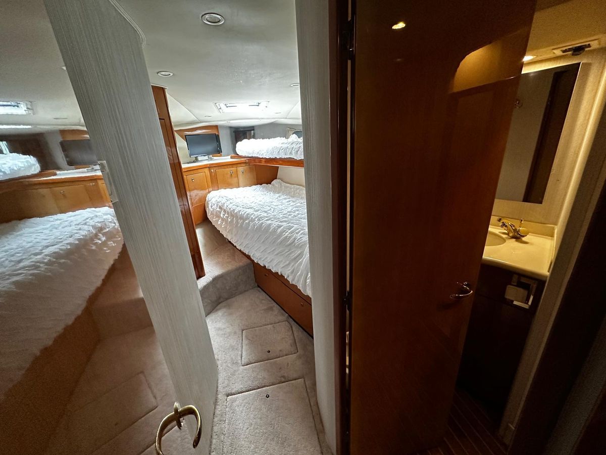 2003 Viking 52 