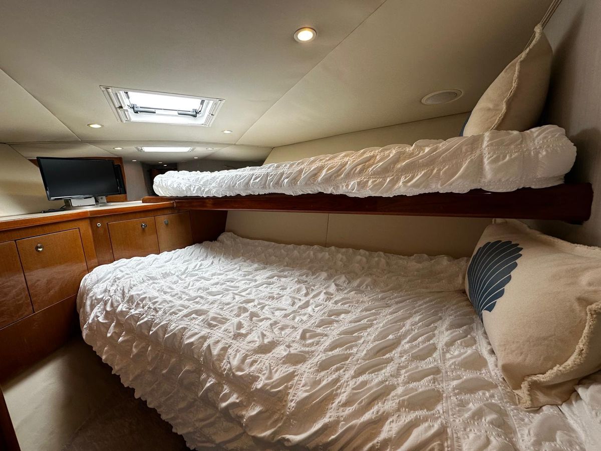 2003 Viking 52 