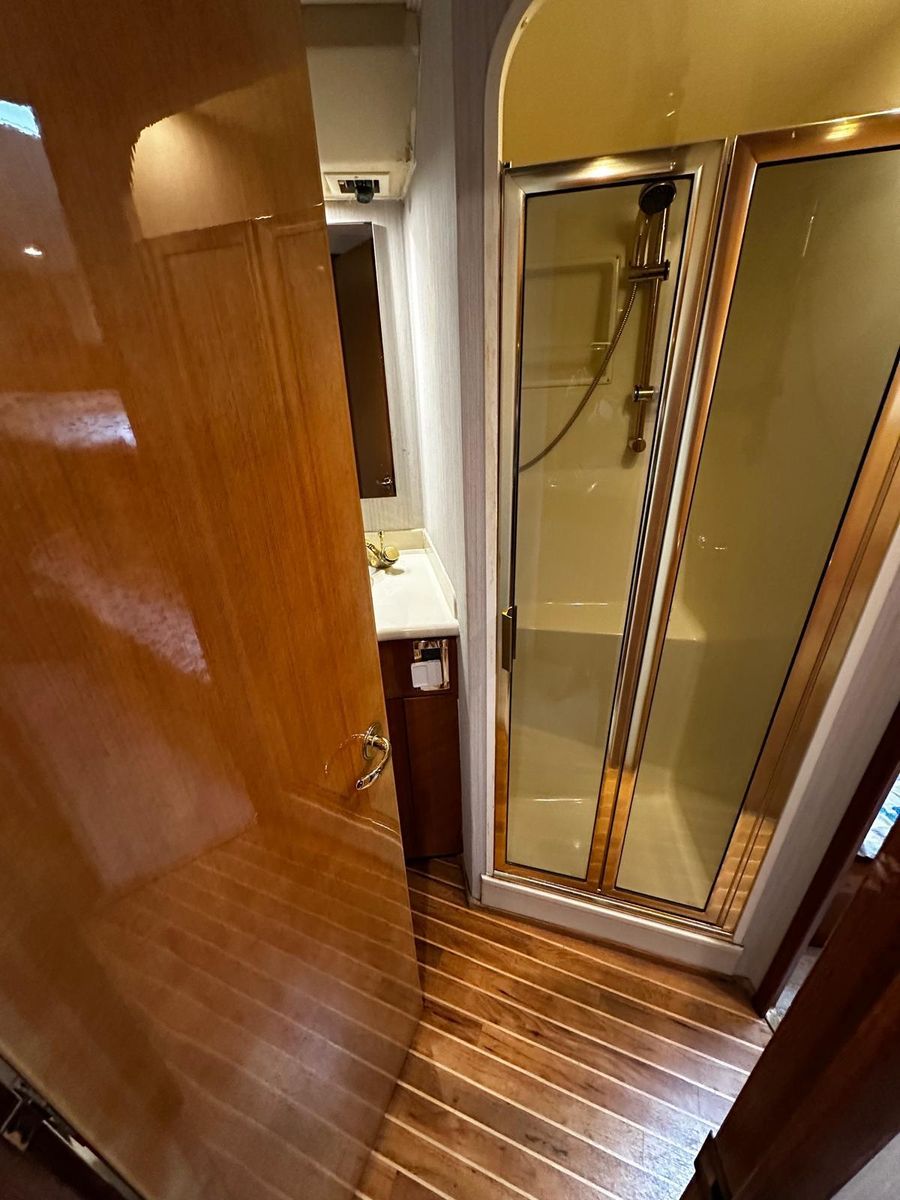 2003 Viking 52 