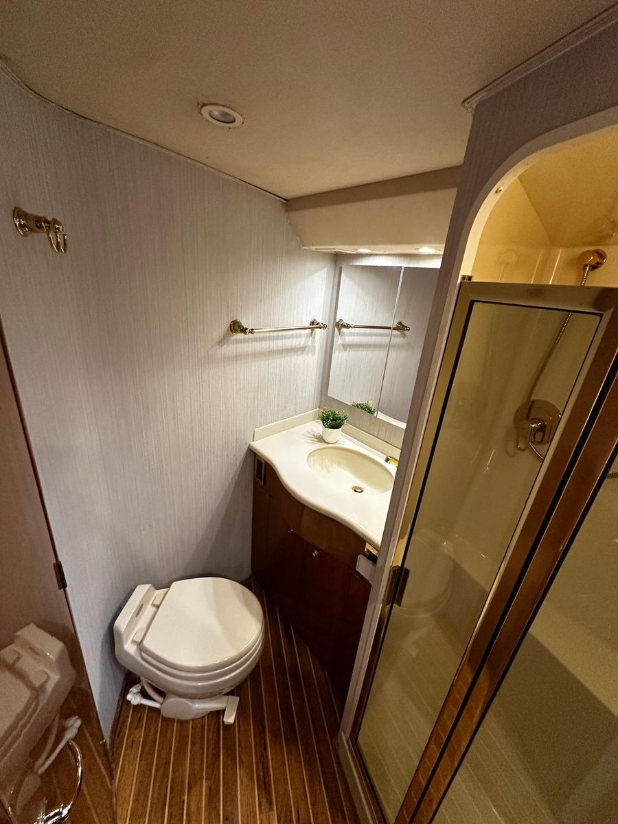 2003 Viking 52 