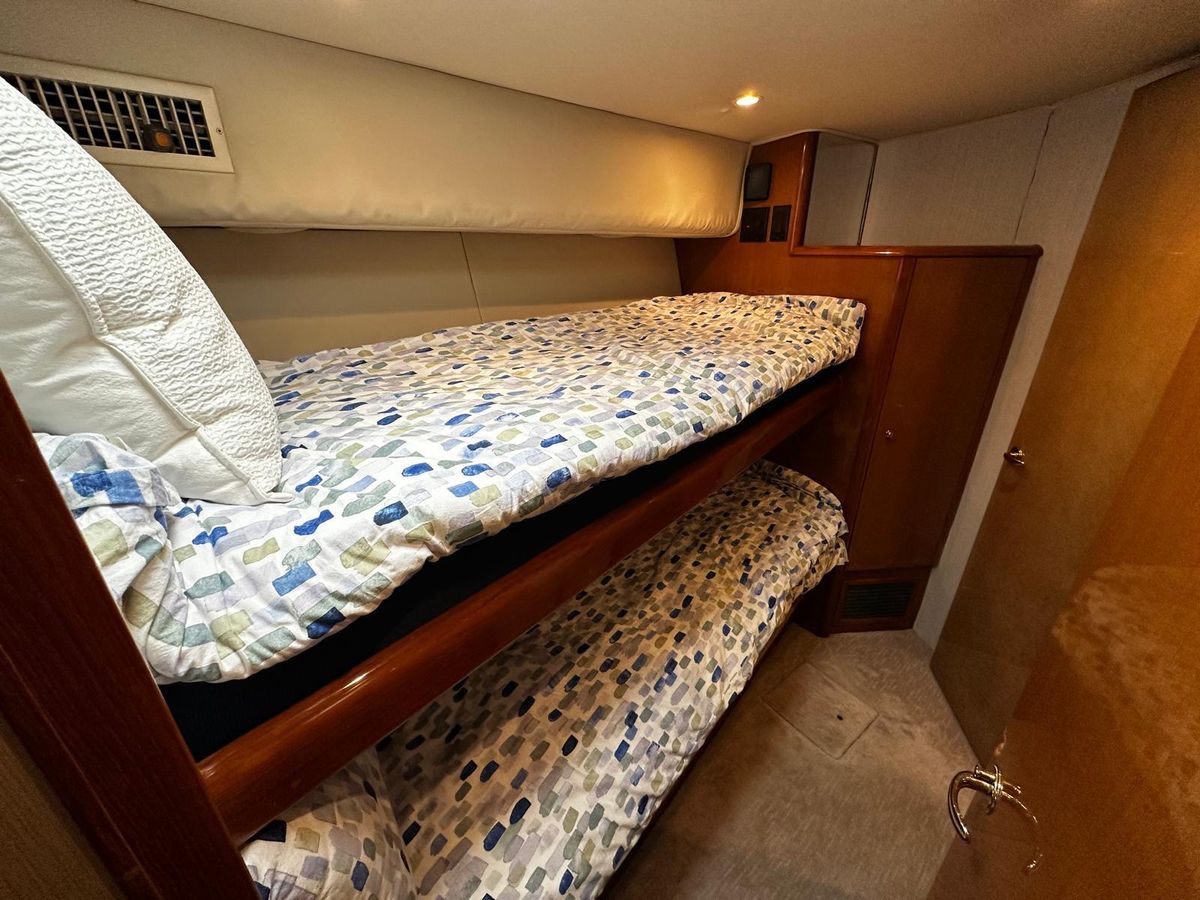 2003 Viking 52 