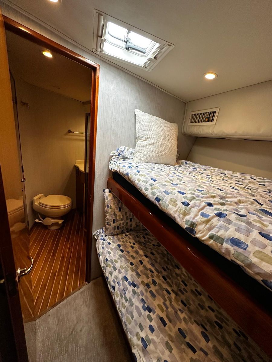 2003 Viking 52 