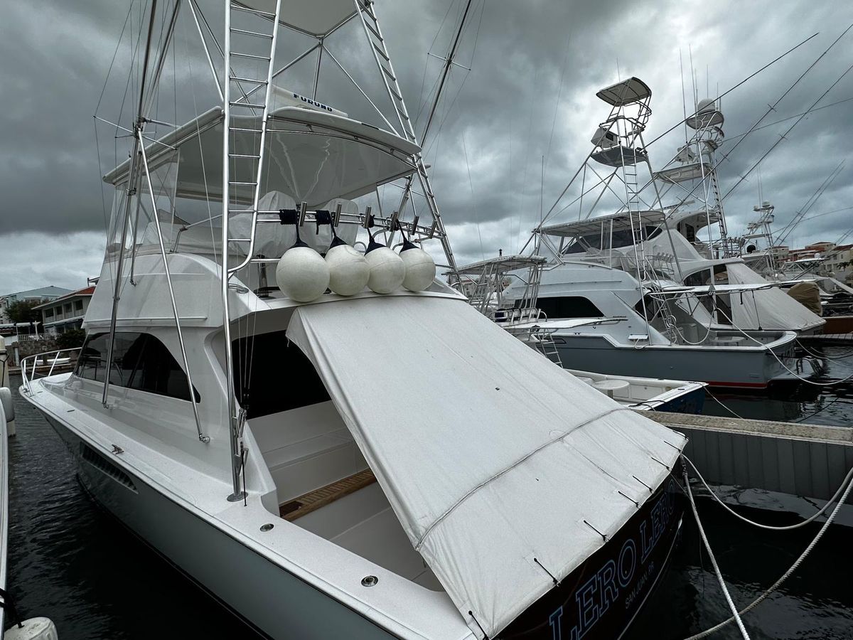 2003 Viking 52 