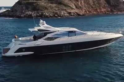 Azimut 68S