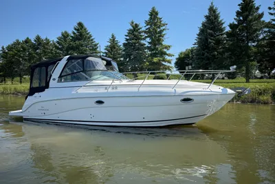 Rinker 320 Express Cruiser