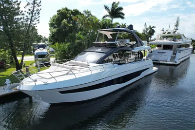 Astondoa Flybridge