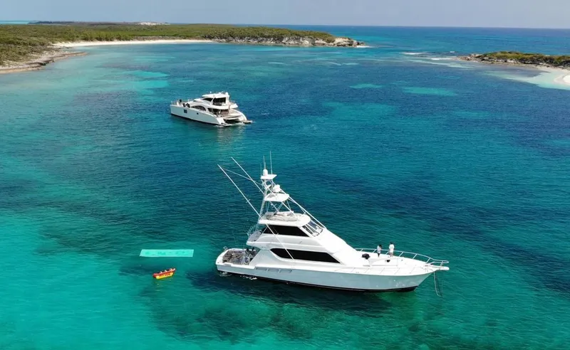 Mrs. Z Yacht Photos Pics 