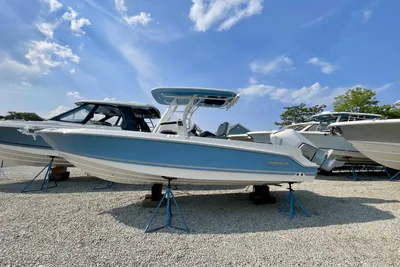 Boston Whaler 230 Outrage