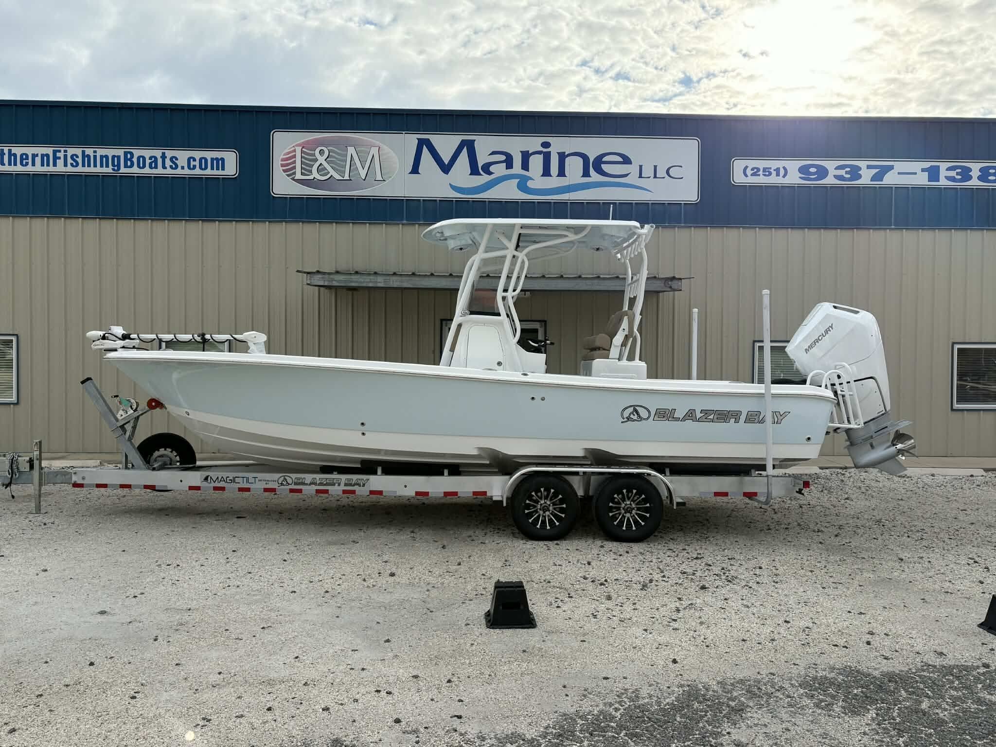 Blazer Bay 2700 Hybrid