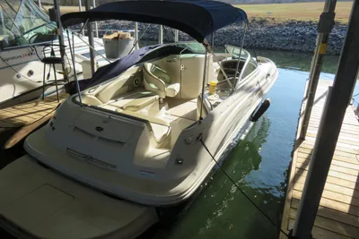 Sea Ray 240 Sundeck