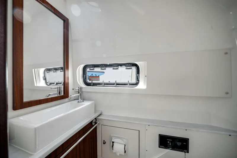 Suzanne Yacht Photos Pics 