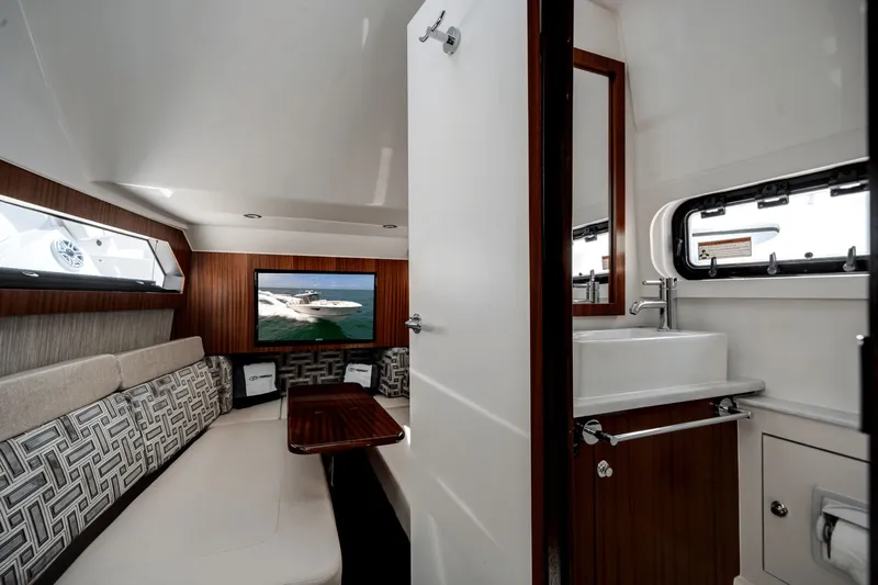 Suzanne Yacht Photos Pics 