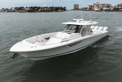 Pursuit 428 SPORT CONSOLE