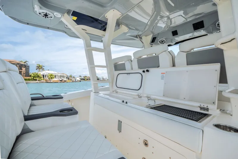 Suzanne Yacht Photos Pics 