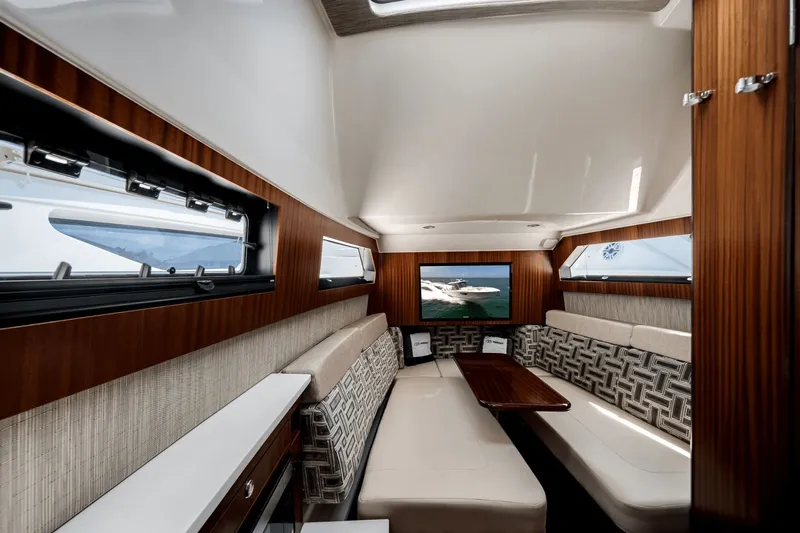 Suzanne Yacht Photos Pics 