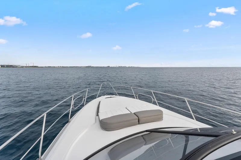  Yacht Photos Pics Luxury Valiatt 380GT yacht cruising on open sea, 2025 model.