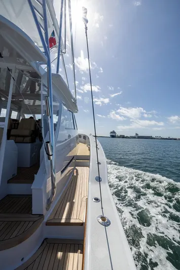 Drop Out Yacht Photos Pics Side Deck