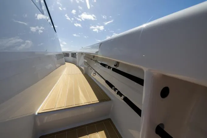 Drop Out Yacht Photos Pics Side Deck