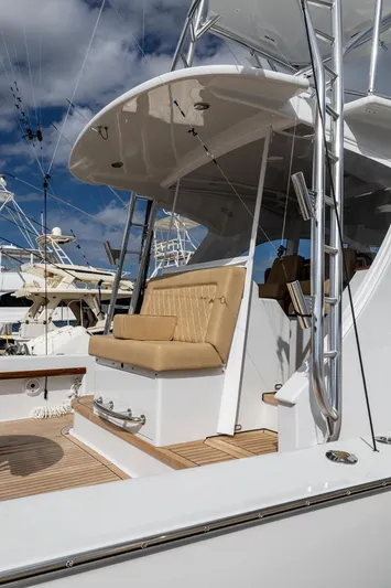 Drop Out Yacht Photos Pics Mezzanine Seating