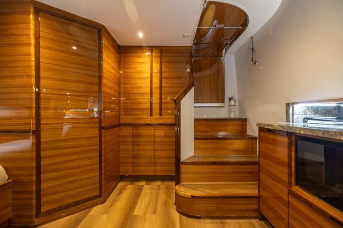 Drop Out Yacht Photos Pics Cabin Looking Aft