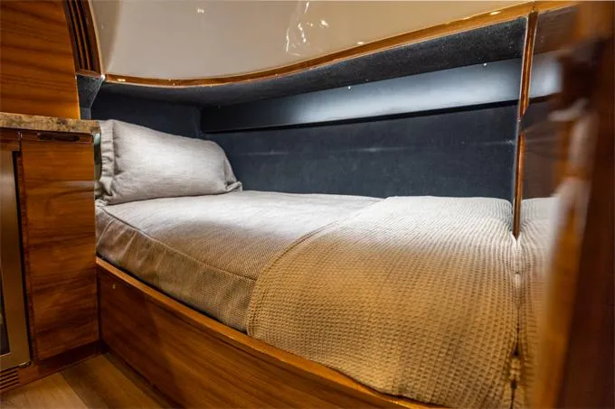 Drop Out Yacht Photos Pics Berth