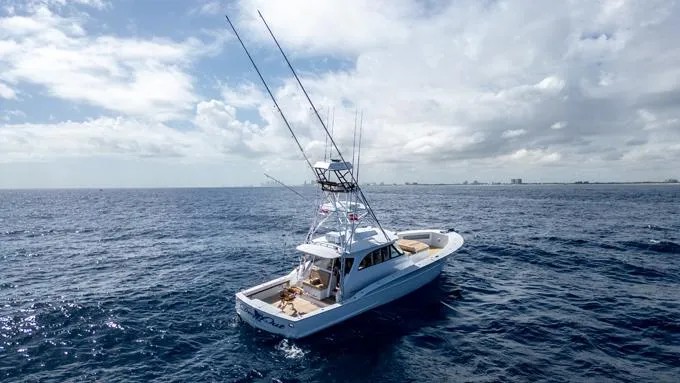 Drop Out Yacht Photos Pics Stern Quarter