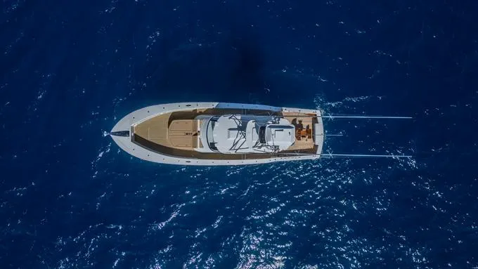 Drop Out Yacht Photos Pics Overhead at Rest