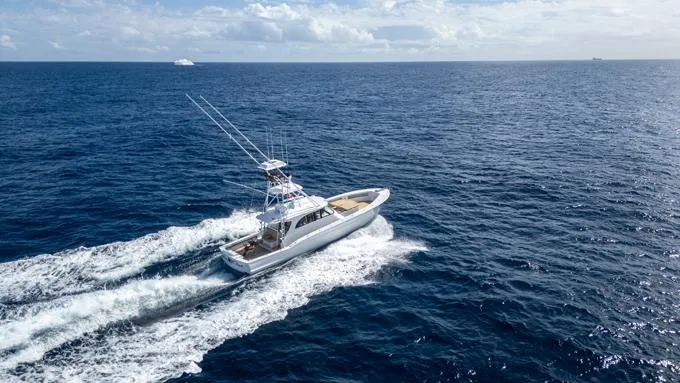 Drop Out Yacht Photos Pics Stern Quarter At Cruise