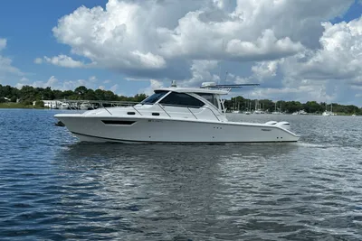Pursuit 325 OS