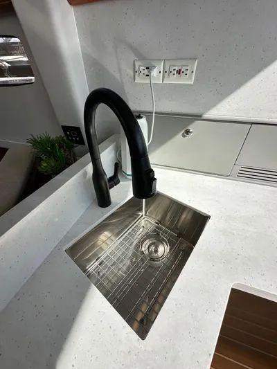 Phantom 42 Yacht Photos Pics 