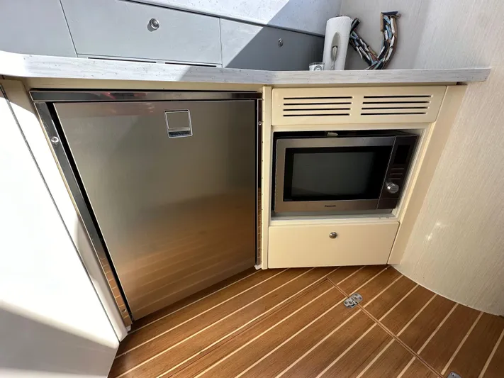 Phantom 42 Yacht Photos Pics 