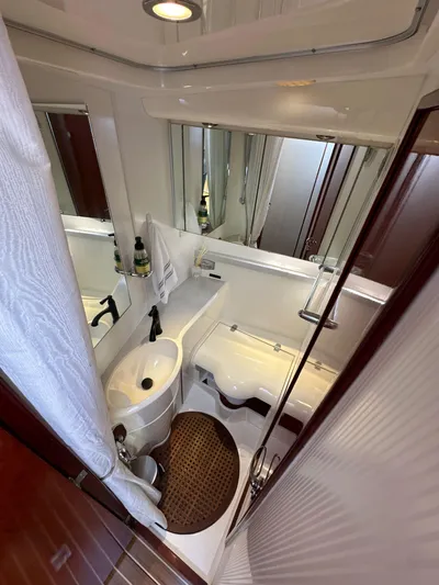 Phantom 42 Yacht Photos Pics 