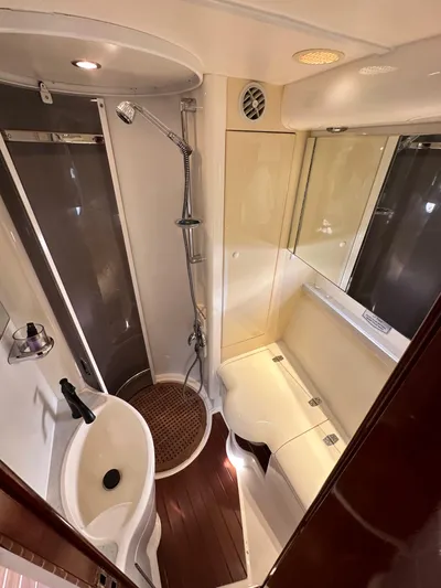 Phantom 42 Yacht Photos Pics 