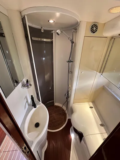 Phantom 42 Yacht Photos Pics 