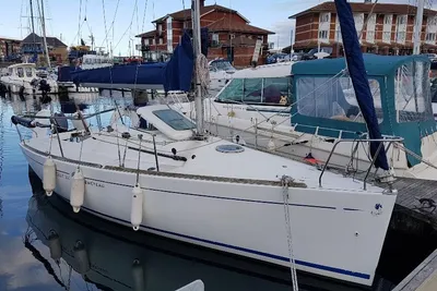 2004 Beneteau First 211